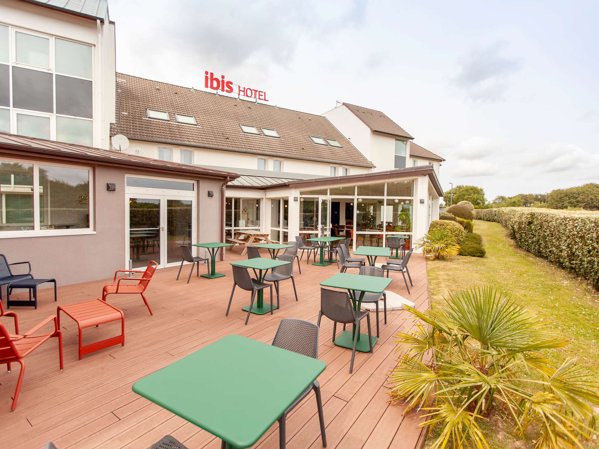 Exterior of ibis Cherbourg La Glacerie