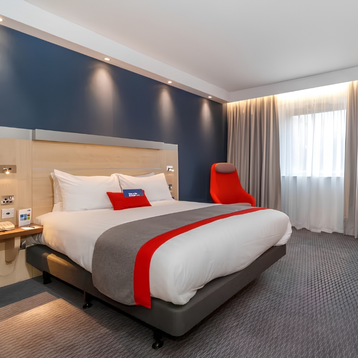 Bedroom at Holiday Inn Express Walsall